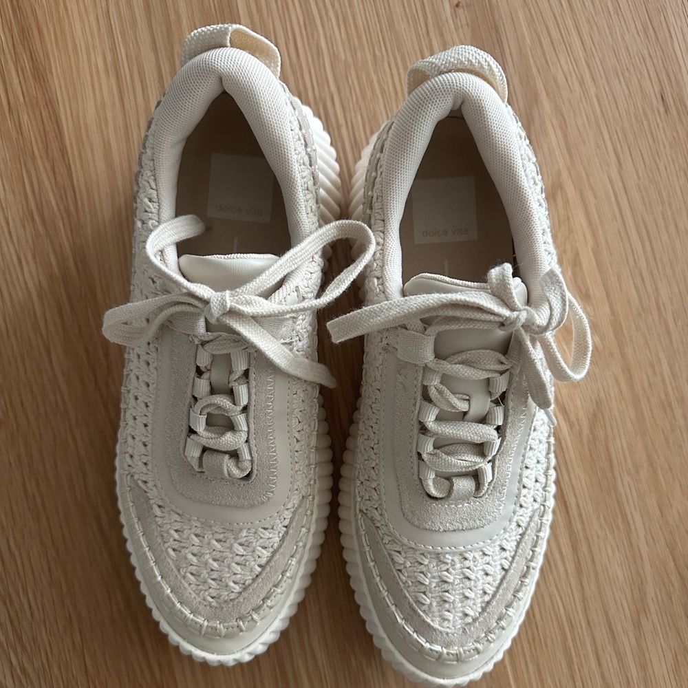 Dolan Sneaker